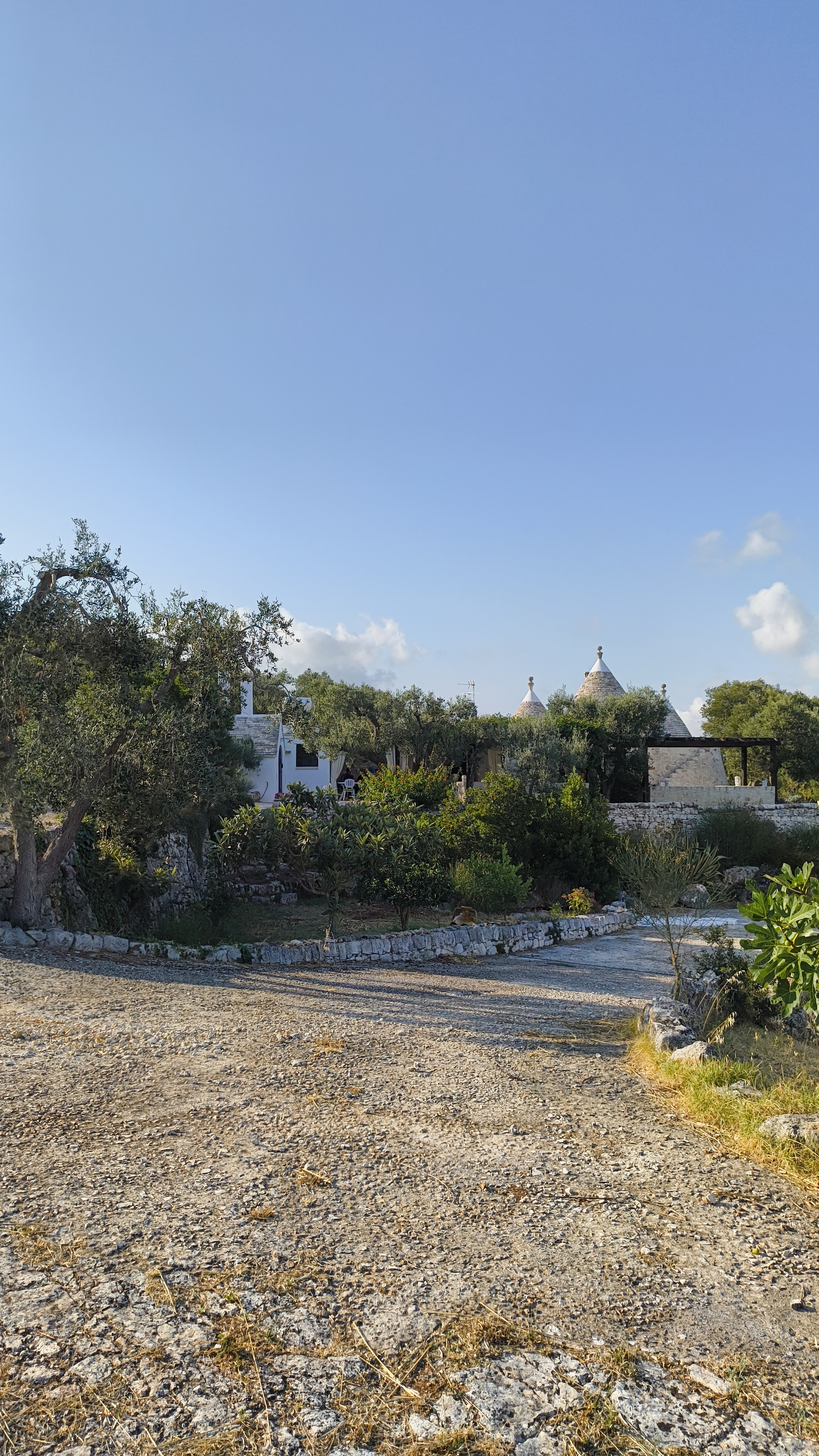 Esterno del Trullo Rocca Santa